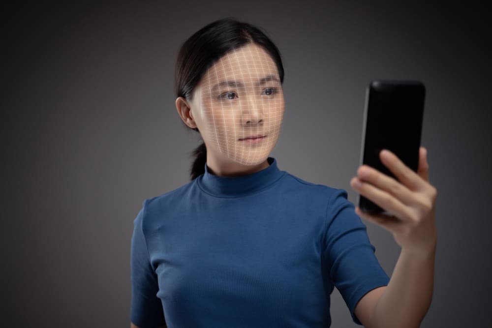 APIs para reconhecimento facial e integração com CRM bancário