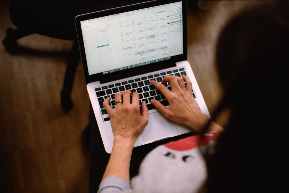 Como integrar um sistema de KYC com outras plataformas de compliance?