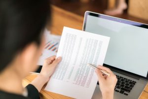 Como OCR automatiza o processamento de documentos?