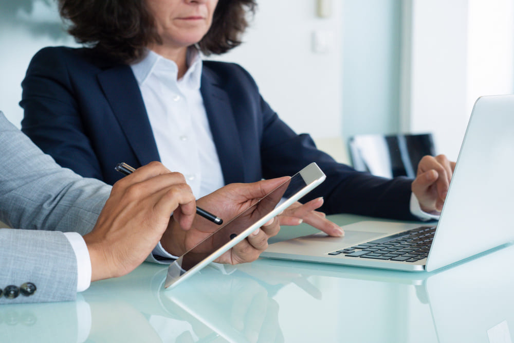 Melhor serviço de background check para bancos